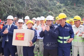 PM attends ground-breaking of Lang Son - Cao Bang expressway