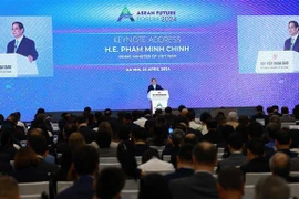 PM calls on ASEAN to pen strategic development vision