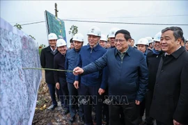 PM inspects electricity transmission project