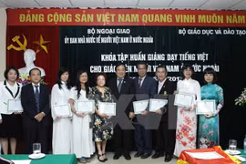 Solutions to Vietnamese language training overseas