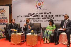  ASEAN discuss Post-2015 Economic Vision by 2025