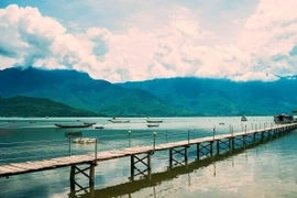 Visitting Lap An Lagoon: The oyster kingdom of Hue