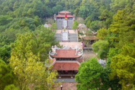 Shrine of the eternal praiseworthy educator Chu Van An