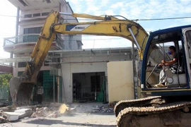 Thai Binh multiplies model of locals’ donating land for road construction
