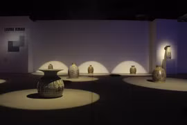 “Loong koong” exhibition - where ceramics, toy figurines, folk painting collide