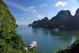 Foreign YouTubers help promote Vietnam tourism