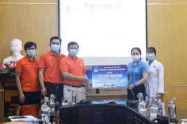 PetroVietnam donates 30 billion VND to COVID-19 vaccine fund