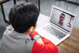 Vietnamese children should be taught how to use Internet safely