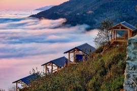 Hunting clouds on Ta Xua peak