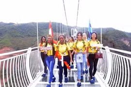 Miss Tourism candidates experience Son La culture