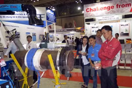 Exhibitions help promote links in support industry 