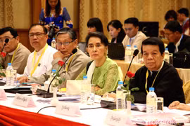Myanmar: Panglong Peace Conference agrees to start political dialogue