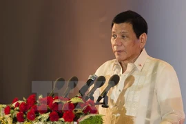 Philippine President begins official visit to Vietnam 