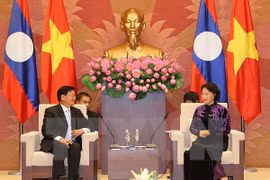 Top legislator meets with Lao Prime Minister 