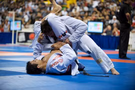 Vietnam clinches eight gold medals at Ju-Jitsu beach championship