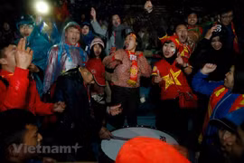 Fans support national football team 
