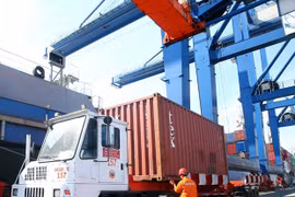 Export revenue estimated at over 342 billion USD in 11 months