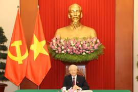 Vietnamese, Cuban Party leaders hold phone talk 