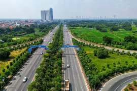 Hanoi greening urban roads