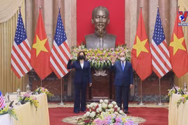 President Nguyen Xuan Phuc receives US Vice President