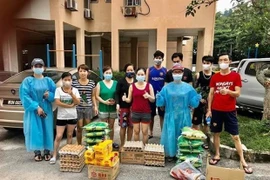 Vietnamese people in Malaysia support one another during pandemic