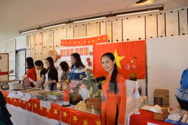 Vietnam attends international charity Bazaar 