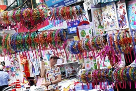 Capital lights up for mid-autumn festival 