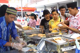 Food festival welcomes ASEAN Community formation