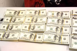 Female passenger caught carrying 90,000 USD illegally