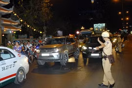 Hanoi, HCM City seek to improve traffic management 