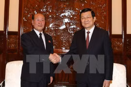 State President greets DPRK prosecutor 