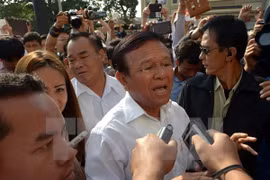 Cambodia: demonstrators urge legislature leader to resign