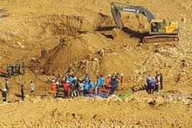 Myanmar: at least 90 killed in massive landslide