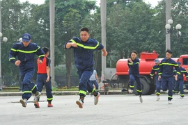 Ninh Binh trains firefighters in fire fighting and prevention