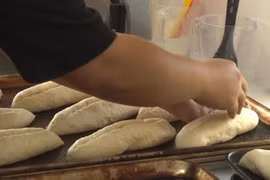 “Banh mi” spotlighted in foreign newspaper
