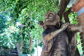 Kim Bong village carves itself into history