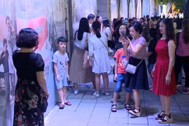 Mural street shines during Mid-Autumn Festival