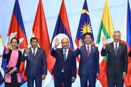 Vietnamese PM engaged in various activities in Singapore