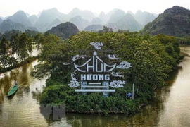 A trip to Huong Son landscape complex - the land of Buddha