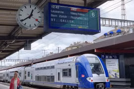 An express train in a European country (Photo: VietnamPlus)