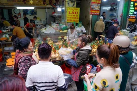 Hang Be Market busy on Nguyen Tieu festival