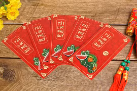 Lucky money giveaway - an exchange of best New Year wishes