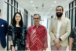 (From left) Rev Media Group chief operating officer Nicholas Sagau , Google government affairs and public policymanager Arianne Santoso, Communications Minister Fahmi Fadzil, Google News partner manager Adeel Farhan and Media Prima Bhd group managing director Rafiq Razali during the launch of the Advertising Revenue Lab on July 18. (Photo courtesy of Google)
