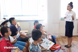 At a summer Vietnamese language class in Prague, the Czech Republic. (Photo: VietnamPlus)