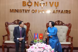Minister of Home Affairs Pham Thi Thanh Tra hosts Cambodian Minister of Cults and Religions Chay Borin in Hanoi on July 31. (Photo: VNA)