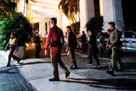 Thai police come to the site on July 16 (Photo: Getty Images/VNA)