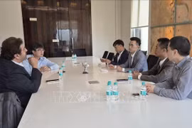 At a working session with Vietnam Airlines, Vietravel and Sun Pharma (Photo: VNA)