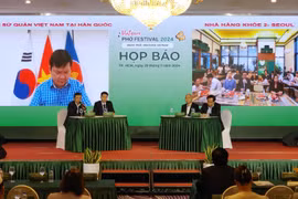 Representatives from Tuoi tre newspaper and Saigontourist Group at the press conference to announce the Vietnam Pho Festival 2024. (Photo: VNA)