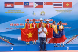Vietnamese rowers get gold medals at the 2024 Southeast Asian Rowing, U19 and U23 Championships. (Photo: VNA)