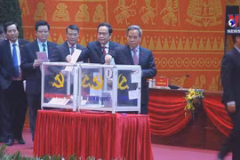 Party Congress conducts voting on Central Committee members